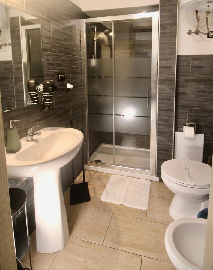 I Giganti Apartment Каляри Екстериор снимка