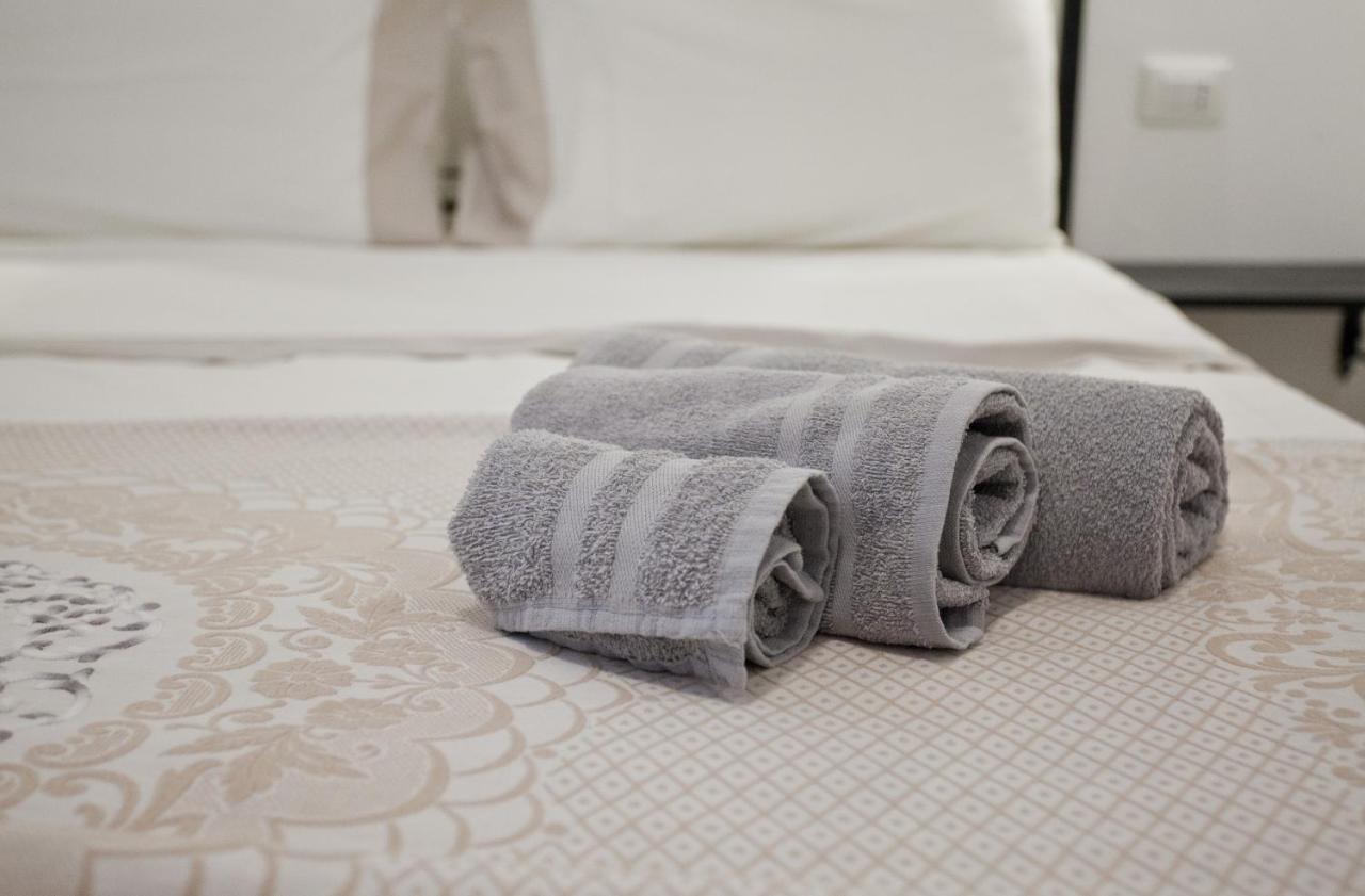 I Giganti Apartment Каляри Екстериор снимка